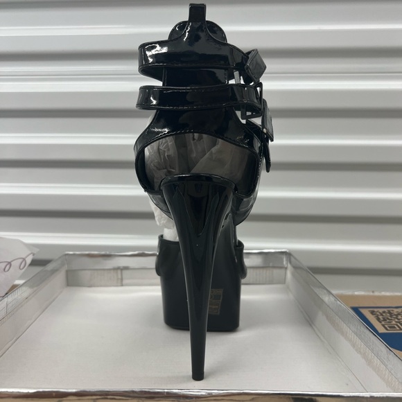 Ellie Athena Heels Size 8 - Picture 6 of 6